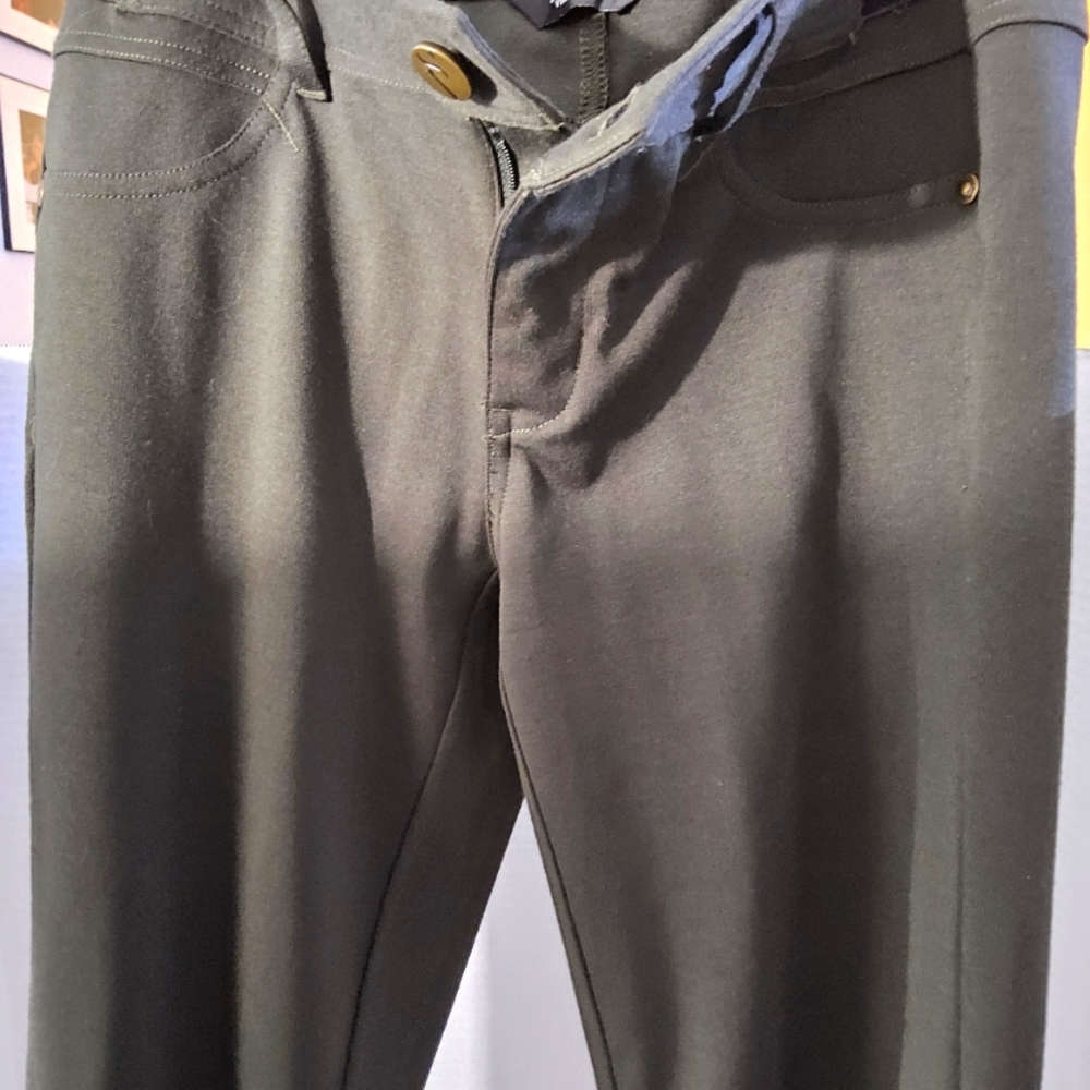 Mid rise Skinny by Simply Vera Wang size XS color Green